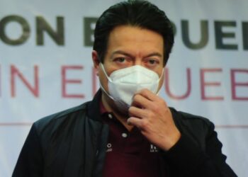 Mario Delgado da positivo a Covid-19; tiene síntomas leves