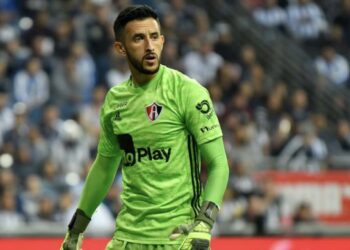 Camilo Vargas renueva con el Atlas hasta 2024