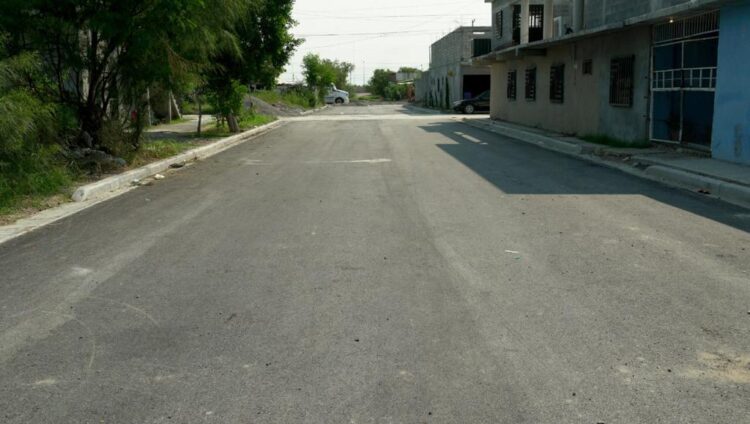 Construye Ayuntamiento calle en la  Col. Voluntad y Trabajo IV