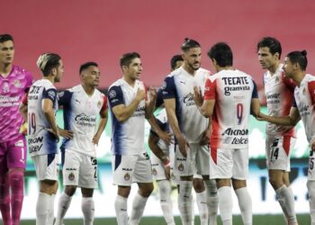 Se encienden los ánimos al medio tiempo del Xolos vs Chivas