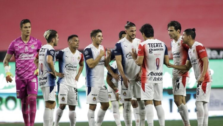 Se encienden los ánimos al medio tiempo del Xolos vs Chivas