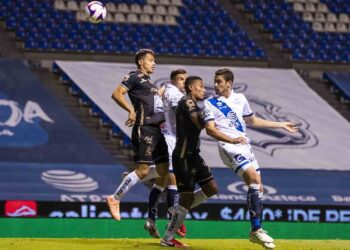 Esmeraldas de León derrotan 2-1 al Puebla