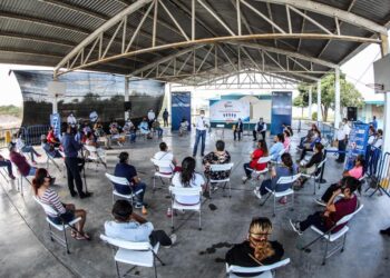 Da Rivas respuestas  directas en Foro Ciudadano