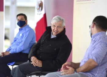Supervisa AMLO obras de mejoramiento urbano en Nuevo Laredo