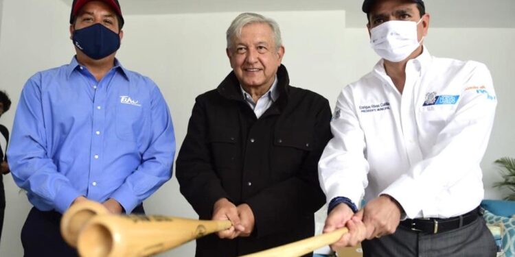 Supervisa AMLO obras de mejoramiento urbano en Nuevo Laredo