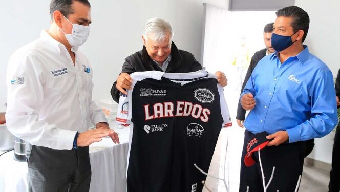 Supervisa AMLO obras de mejoramiento urbano en Nuevo Laredo