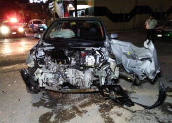 Dos lesionadas en aparatoso choque