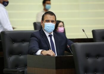 Podrán menores de edad abrir cuentas bancarias sin tutores