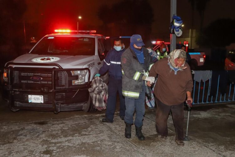 Protegen a indigentes del frío en albergue municipal