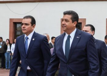 Analizan gobernador y alcalde de Nuevo Laredo cómo enfrentar recortes