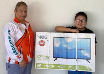 Regala Julio Tv para niños que no tienen para ver sus clases