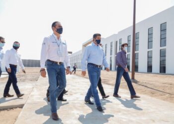 Inauguran rotonda en Nuevo Laredo gobernador y alcalde