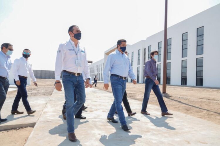 Inauguran rotonda en Nuevo Laredo gobernador y alcalde