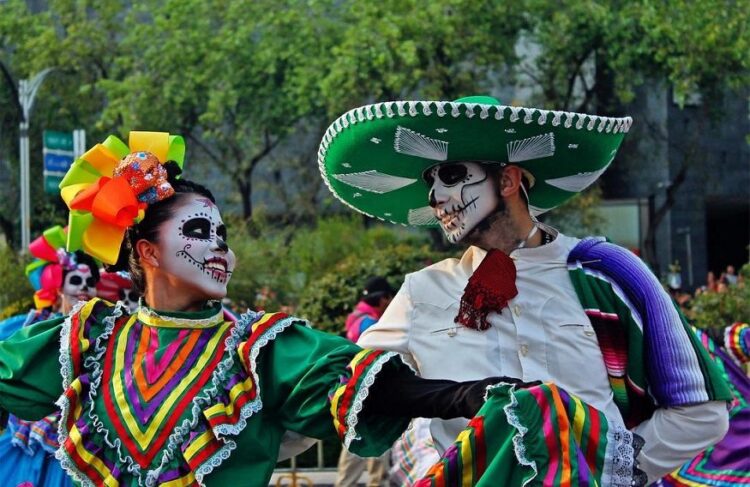 Piden no festejar Halloween ni Día de Muertos por pandemia de Coronavirus