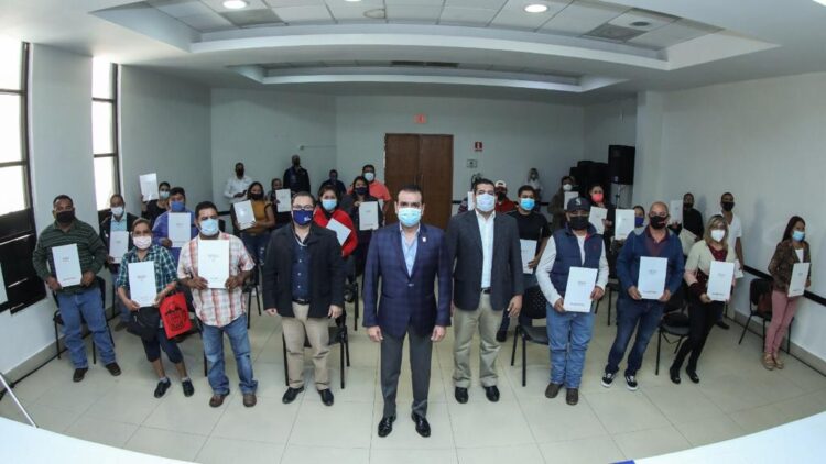 Favorecen Municipio e INSUS  a 211 familias con escrituras