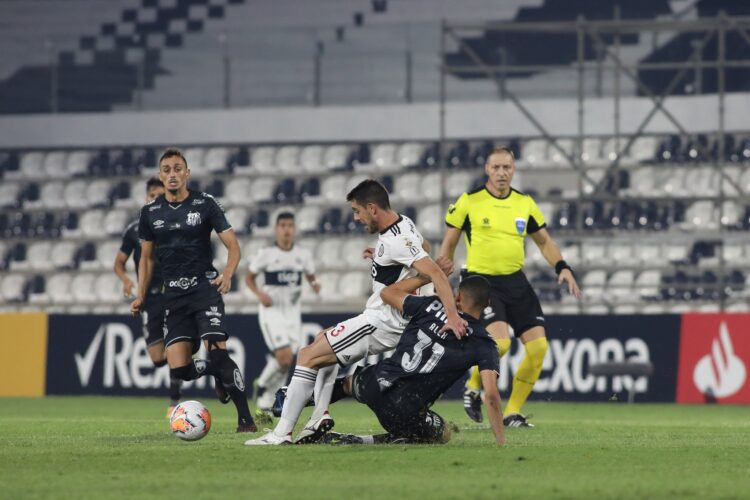 Santos vence a Olimpia y clasifica a octavos de final de la Copa Libertadores