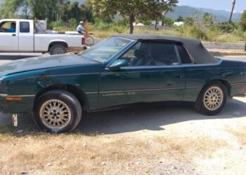 Matrimonio se lesiona en choque