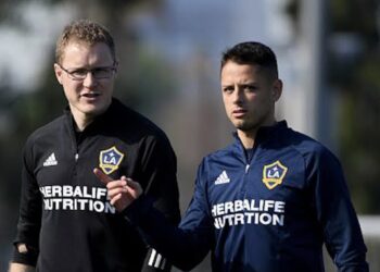 En el Galaxy aseguran que no piensan dejar salir a Chicharito del equipo