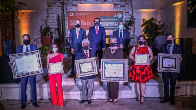 Recibe una mujer el premio  ‘Arquitecto por su Trayectoria’