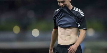 Brote de covid-19 en el Nápoles aleja al ‘Chucky’ del Tri