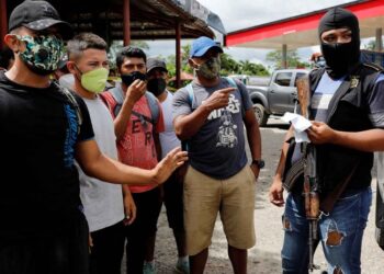 Caravana de Migrantes comienza llegada a frontera México-Guatemala