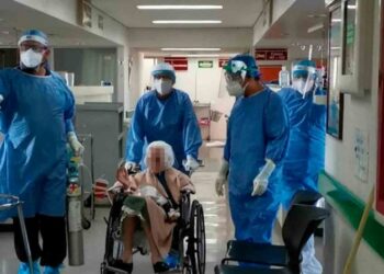 Increíble, mujer de 103 años se recupera de covid en hospital del IMSS