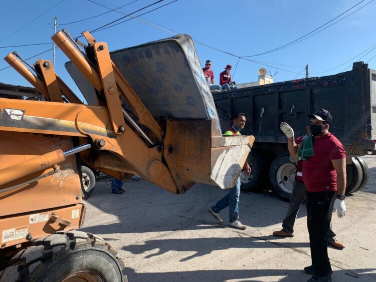 Retira hasta 80 toneladas de cacharros semanalmente en Matamoros