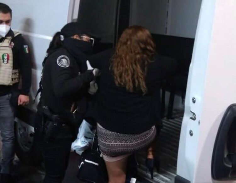 Rescatan a 13 mujeres víctimas de trata de bares en Edomex