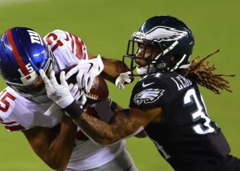 Eagles remontan y vencen a los Giants