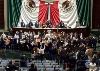 Diputados toman la tribuna por extinción de fideicomisos