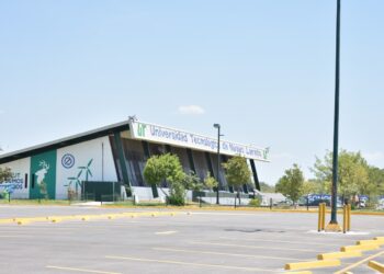 Universidad Tecnológica neolaredense cumple 18 años