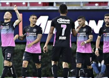 Cruz Azul termina la sequía de resultados y goles, a costa de Chivas en el Akron