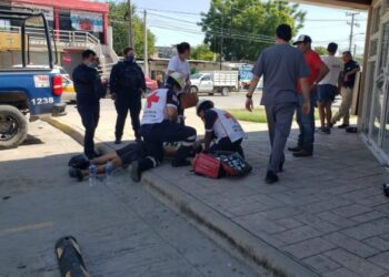 Motociclista acaba en Hospital tras participar en choque