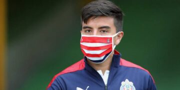 Fernando Beltrán renueva con Chivas hasta 2024