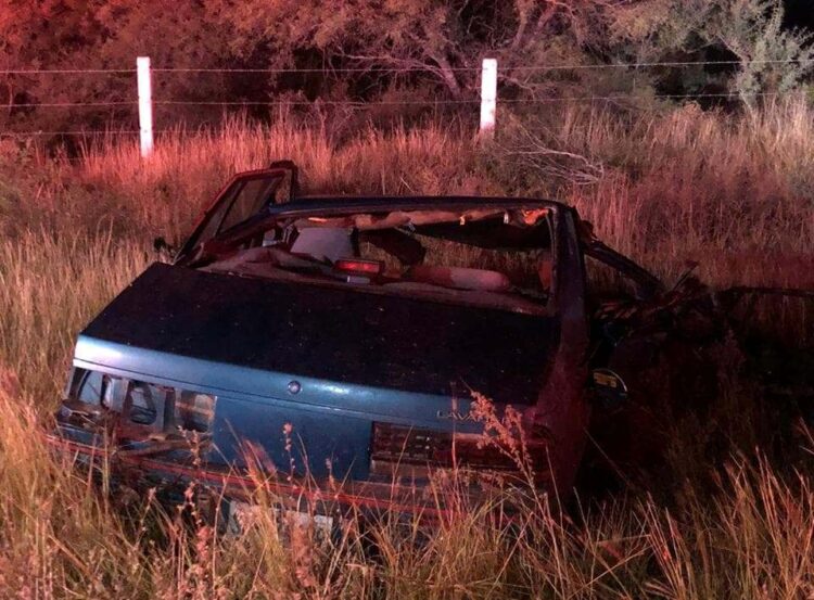 Se mata jornalero al estrellar su auto con tráiler en Tula