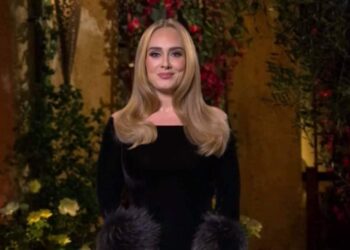 Tras bajar de peso, así fue la reaparición de Adele en TV