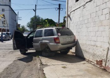Choca por distraído