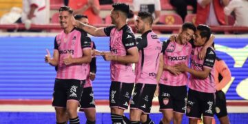 Necaxa vence a los Xolos en el regreso de los aficionados a los estadios en la Liga MX