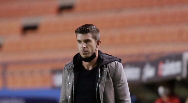 Alex Diego deja de ser director técnico del Querétaro