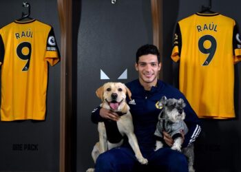 Raúl Jiménez renueva con los Wolves hasta 2024 “Quiero hacer historia”