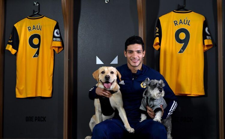 Raúl Jiménez renueva con los Wolves hasta 2024 “Quiero hacer historia”