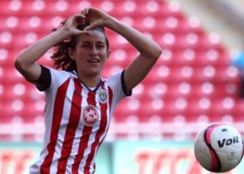 Tania Morales sale con éxito de su operación de rodilla