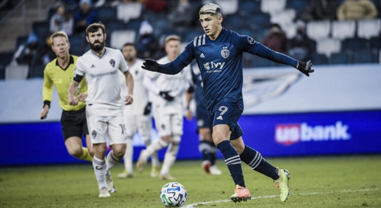 Alan Pulido vuelve a marcar y comanda la goleada del Sporting ante Colorado