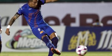 Incluyen a Alberto Morín en cuadro de honor