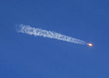 Regresan a salvo a casa Austronautas de la EEI