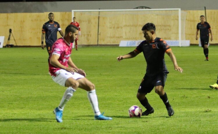 Le sacan punto a Correcaminos