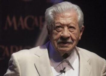 Ignacio López Tarso está conectado a tanque de oxigeno