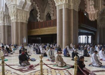 Reabren mezquitas en Marruecos