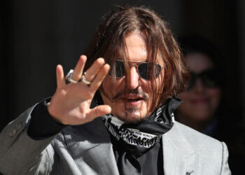 Johnny Depp responde acusaciones de borracho de directivos de Disney