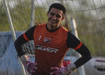 Baja la cortina Alexis Andrade